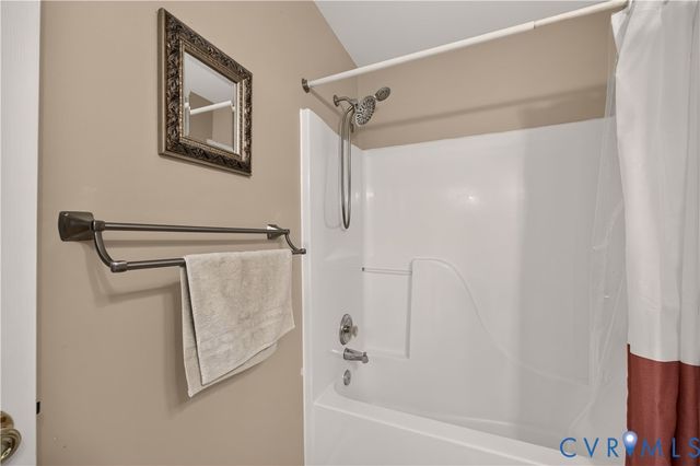 9516 Hungary Woods Dr, Henrico, VA 23060