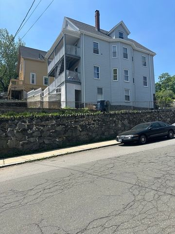 50-52 Allen Ave, Lynn, MA 01902