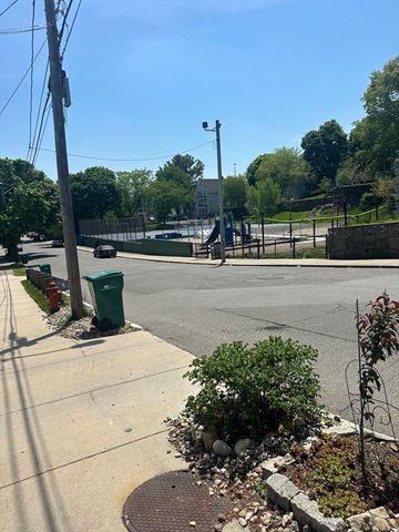 50-52 Allen Ave, Lynn, MA 01902