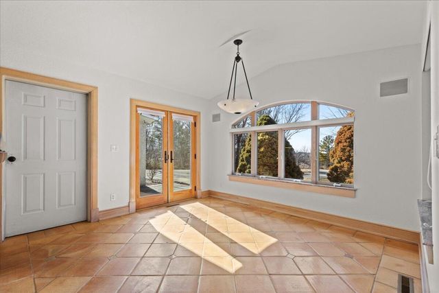 5820 E Waterford ROAD, Hartford, WI 53027