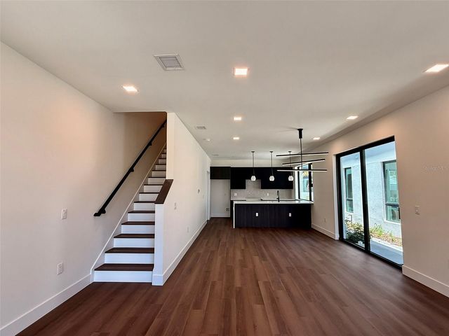 100 36TH STREET N 1C, St Petersburg, FL 33713