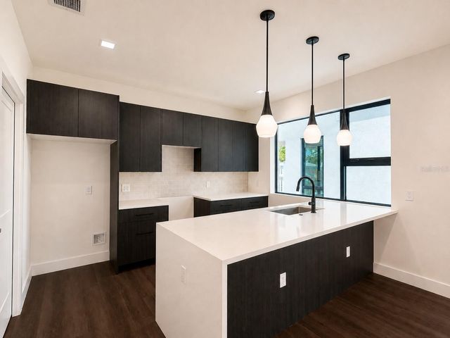 100 36TH STREET N 1C, St Petersburg, FL 33713
