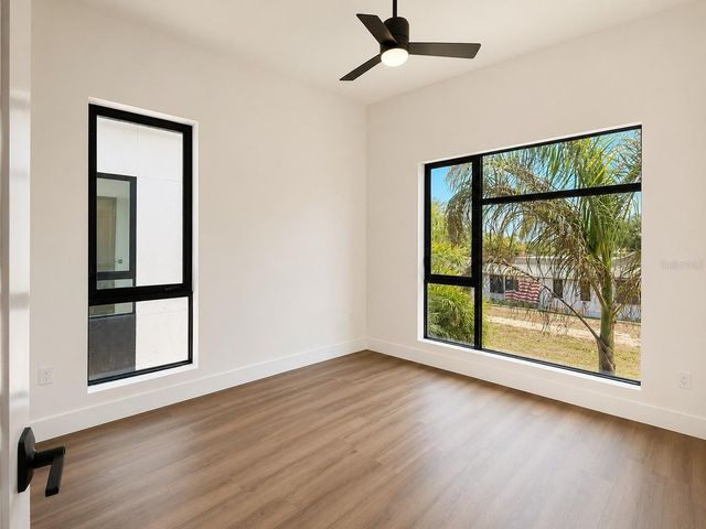 100 36TH STREET N 1C, St Petersburg, FL 33713