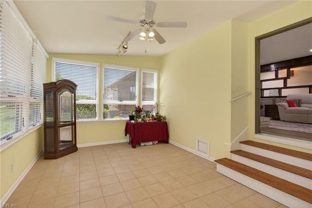 500 Moonefield DR, Smithfield, VA 23430