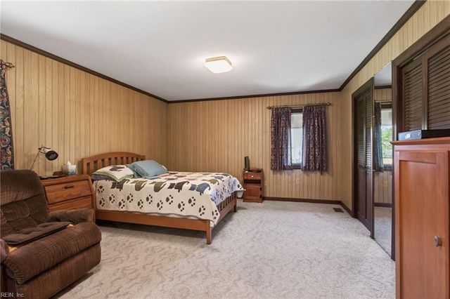 500 Moonefield DR, Smithfield, VA 23430
