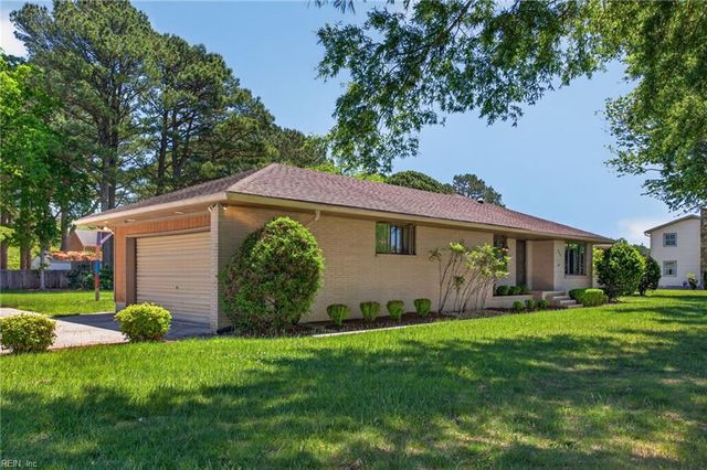 500 Moonefield DR, Smithfield, VA 23430
