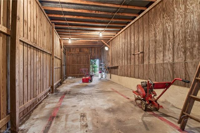 500 Moonefield DR, Smithfield, VA 23430