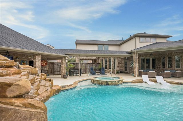 5835 Caspian Falls Lane, Fulshear, TX 77441