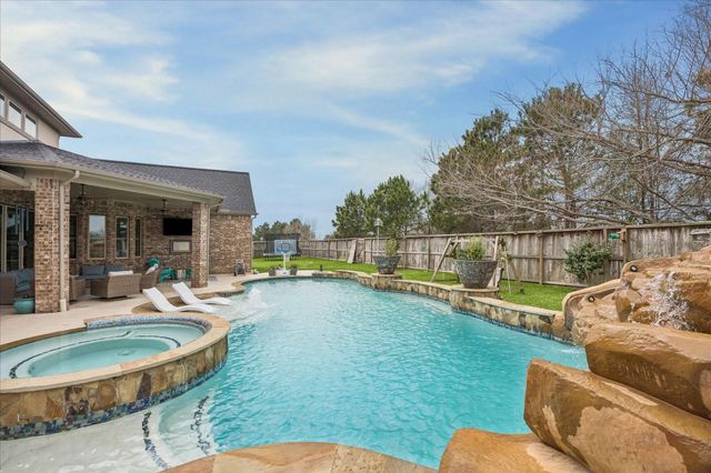 5835 Caspian Falls Lane, Fulshear, TX 77441