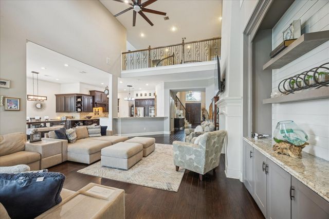 5835 Caspian Falls Lane, Fulshear, TX 77441