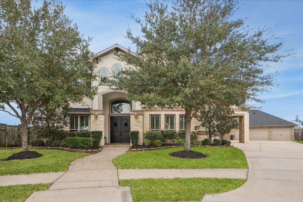 5835 Caspian Falls Lane, Fulshear, TX 77441