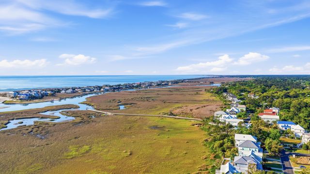 152 Grackle Ln., Pawleys Island, SC 29585