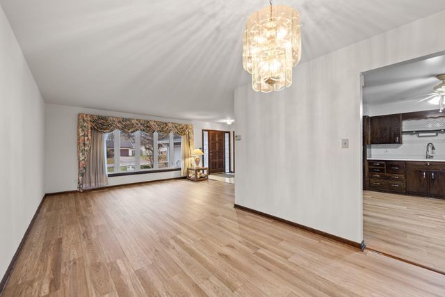 8778 Madison Avenue, Munster, IN 46321