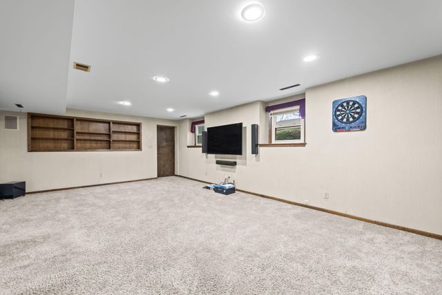 8778 Madison Avenue, Munster, IN 46321