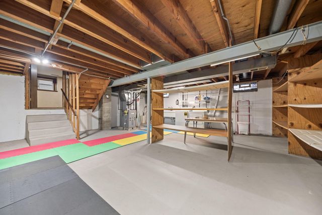 8778 Madison Avenue, Munster, IN 46321