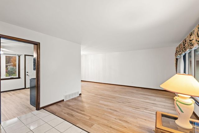 8778 Madison Avenue, Munster, IN 46321