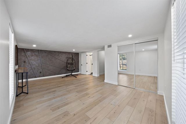 1600 CONNECTICUT AVENUE NE, St Petersburg, FL 33703