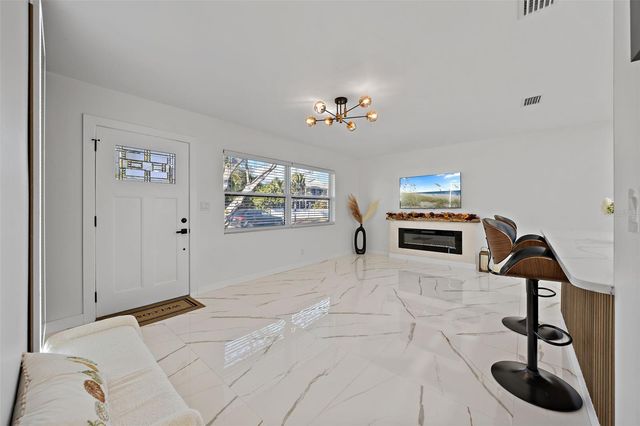 1600 CONNECTICUT AVENUE NE, St Petersburg, FL 33703