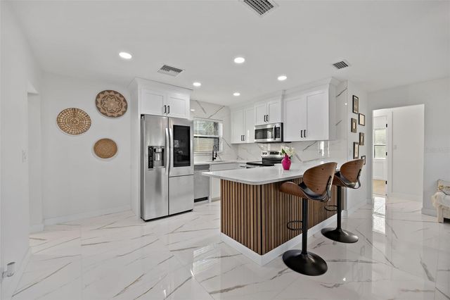 1600 CONNECTICUT AVENUE NE, St Petersburg, FL 33703