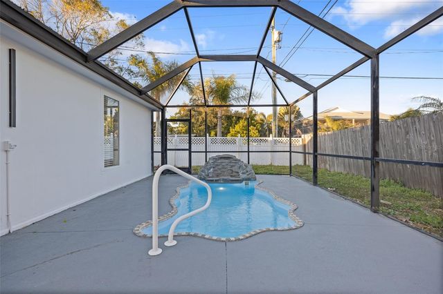 1600 CONNECTICUT AVENUE NE, St Petersburg, FL 33703