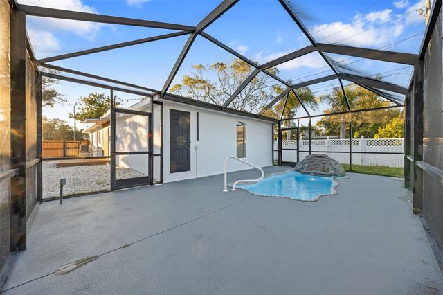 1600 CONNECTICUT AVENUE NE, St Petersburg, FL 33703