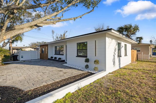 1600 CONNECTICUT AVENUE NE, St Petersburg, FL 33703