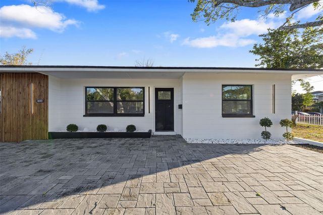 1600 CONNECTICUT AVENUE NE, St Petersburg, FL 33703