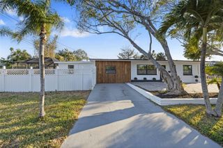 1600 CONNECTICUT AVENUE NE, St Petersburg, FL 33703