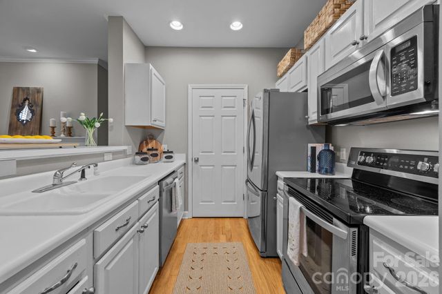 416 Queens Road 19, Charlotte, NC 28207