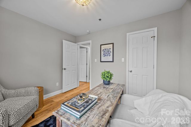 416 Queens Road 19, Charlotte, NC 28207