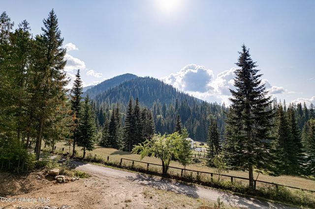 601 8th St, Mullan, ID 83846