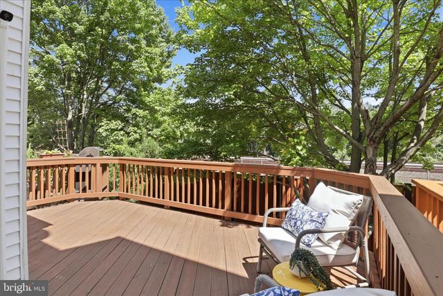 3843 WATKINS MILL DR, Alexandria, VA 22304
