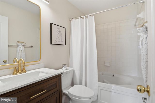 3843 WATKINS MILL DR, Alexandria, VA 22304