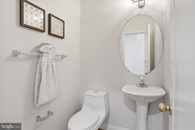 3843 WATKINS MILL DR, Alexandria, VA 22304