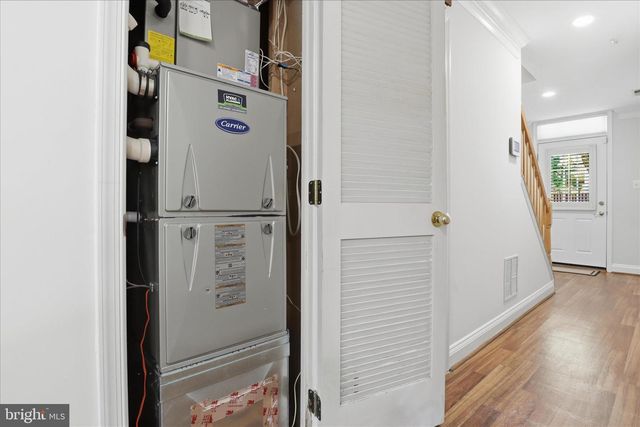 3843 WATKINS MILL DR, Alexandria, VA 22304