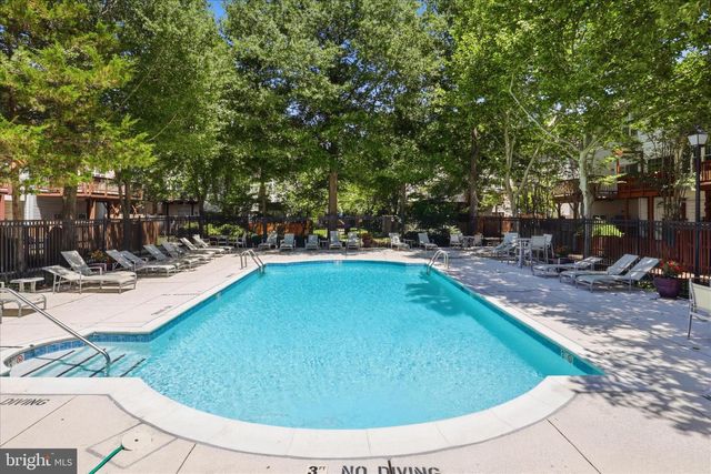 3843 WATKINS MILL DR, Alexandria, VA 22304