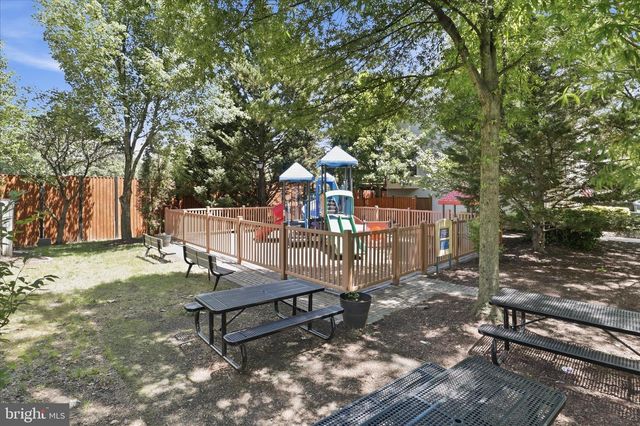 3843 WATKINS MILL DR, Alexandria, VA 22304