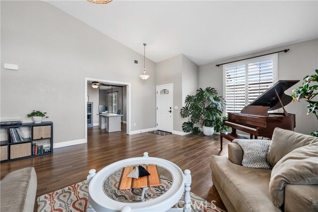 41006 Vista Rambia, Palmdale, CA 93551