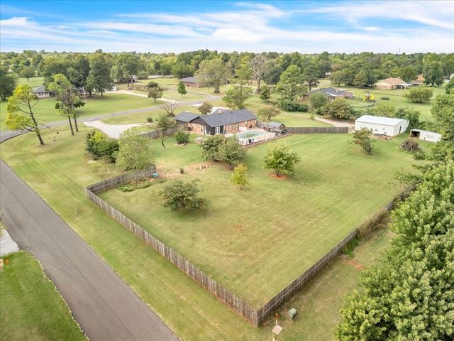 704 Cedar Springs Drive, Tuttle, OK 73089