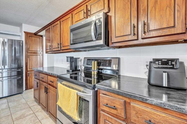 704 Cedar Springs Drive, Tuttle, OK 73089