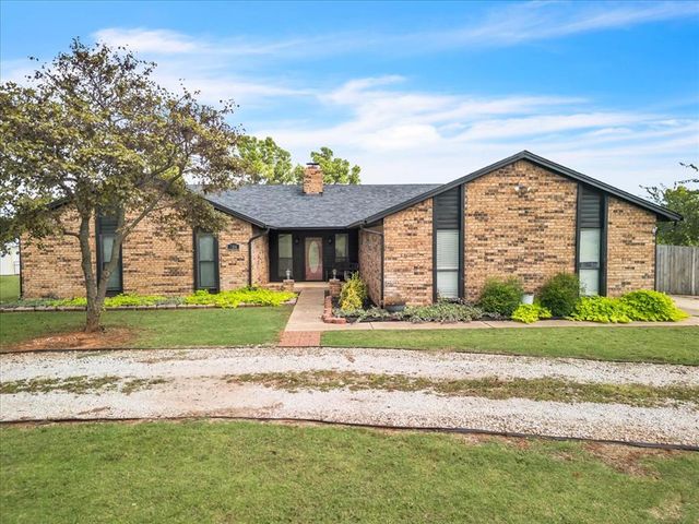 704 Cedar Springs Drive, Tuttle, OK 73089