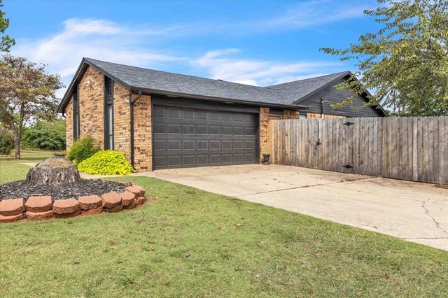 704 Cedar Springs Drive, Tuttle, OK 73089