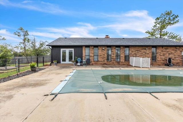 704 Cedar Springs Drive, Tuttle, OK 73089