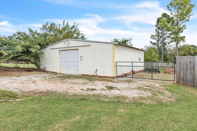 704 Cedar Springs Drive, Tuttle, OK 73089