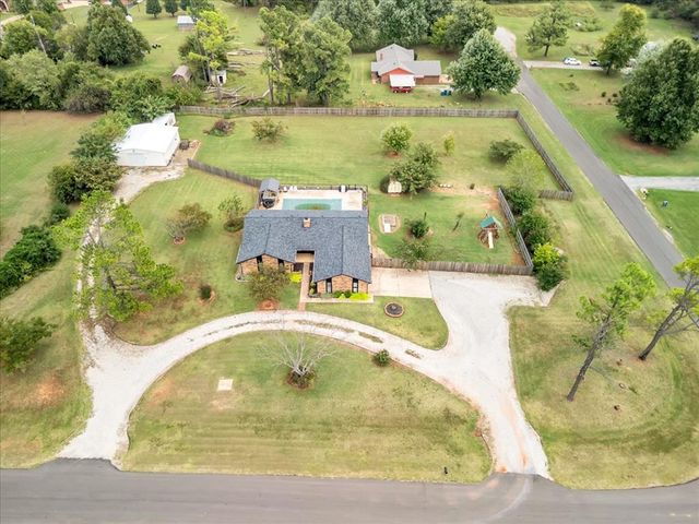 704 Cedar Springs Drive, Tuttle, OK 73089