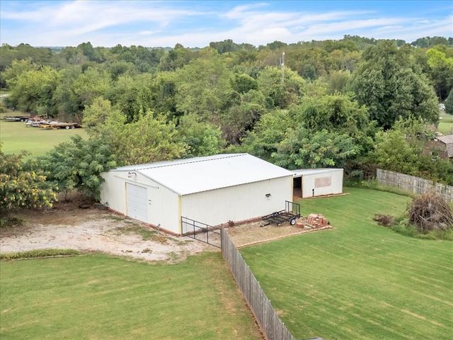 704 Cedar Springs Drive, Tuttle, OK 73089