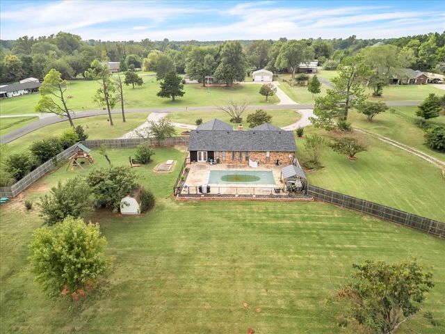 704 Cedar Springs Drive, Tuttle, OK 73089