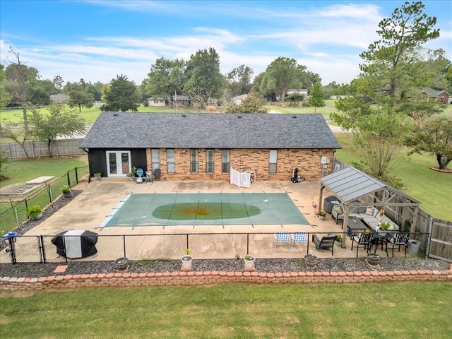 704 Cedar Springs Drive, Tuttle, OK 73089