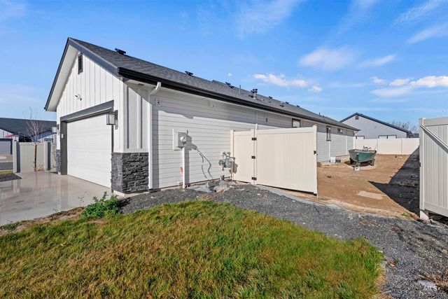 12452 Shadow River St, Caldwell, ID 83607