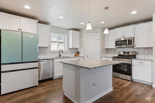 12452 Shadow River St, Caldwell, ID 83607